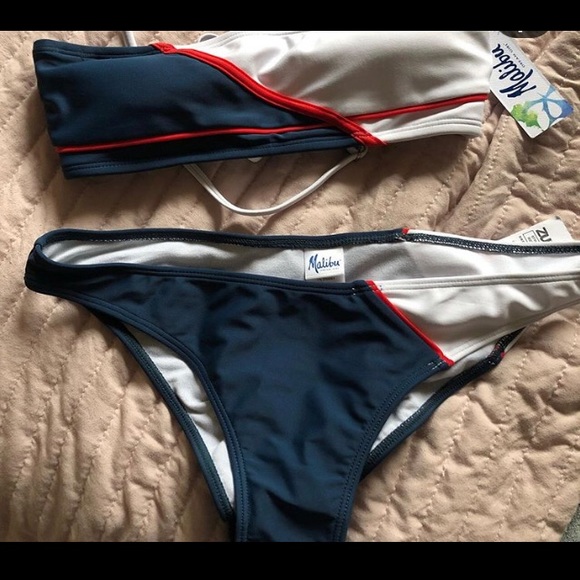 bikini - Picture 3 of 3